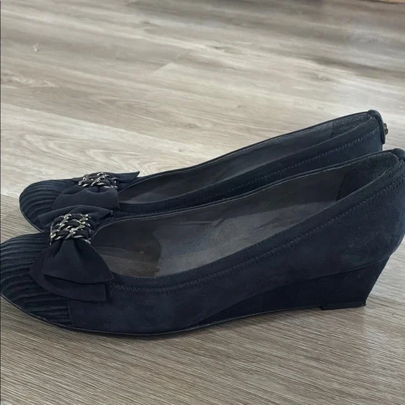 Stuart Weitzman Black Chain Bow Suede Wedges - Picture 6 of 10